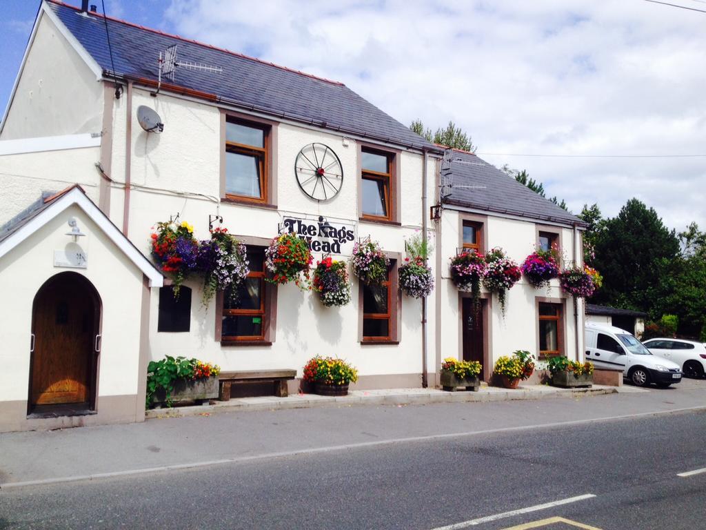 The Nags Head Tredegar Bed and Breakfast Nant-y-bwch Buitenkant foto