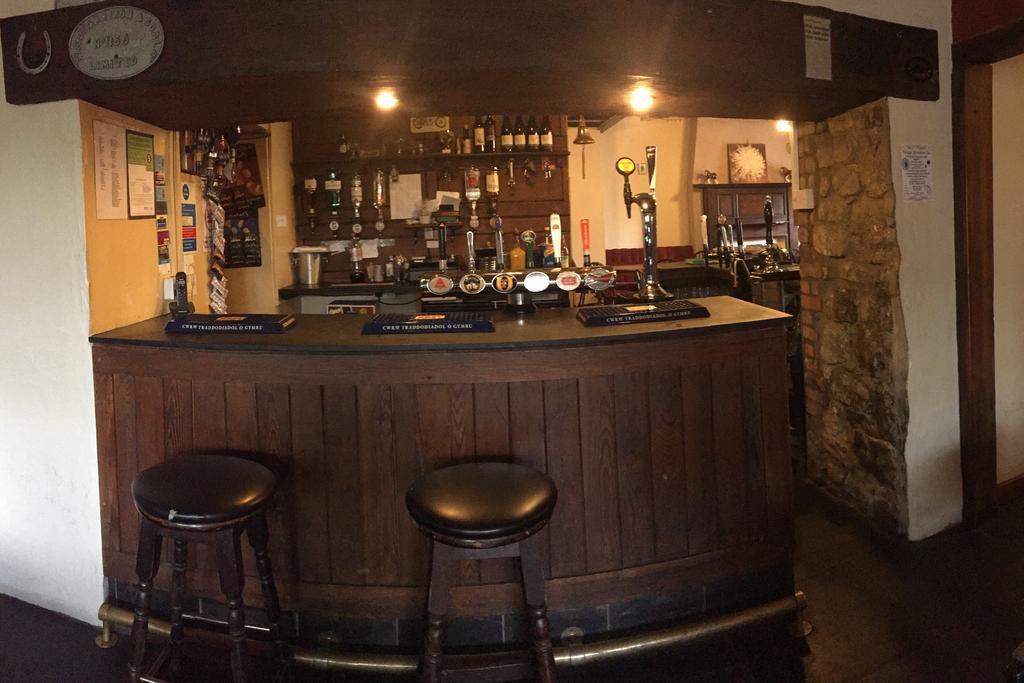 The Nags Head Tredegar Bed and Breakfast Nant-y-bwch Buitenkant foto
